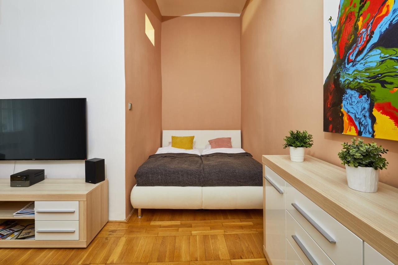 דירות Prague Days - Cozy Flat In The Old Town מראה חיצוני תמונה